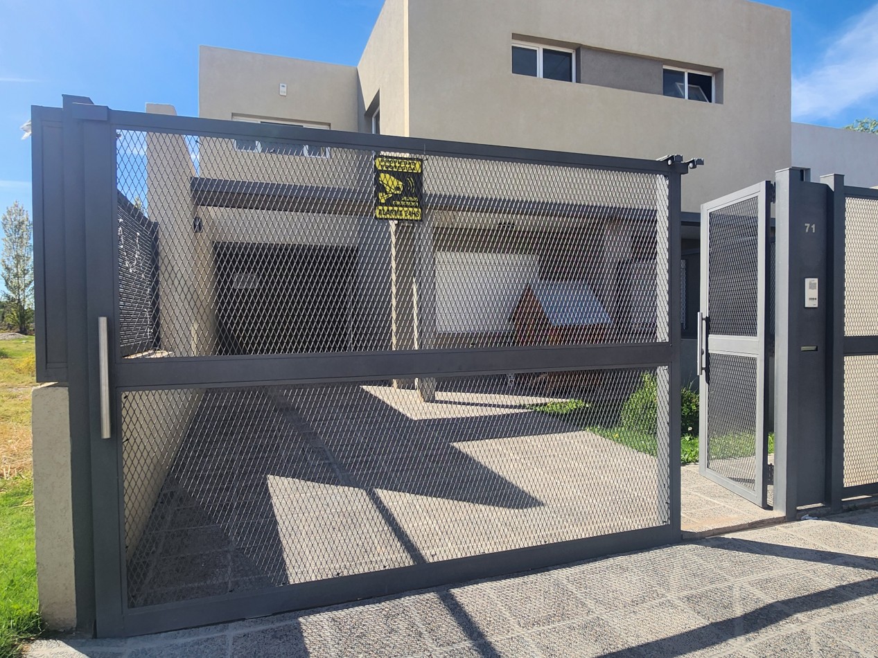 DUPLEX